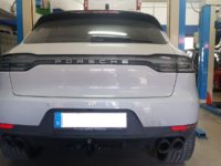 Installazione gancio estraibile verticale Westfalia su Porsche Macan