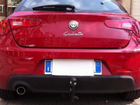Gancio traino estraibile Ellebi montato su AlfaRomeo Giulietta
