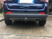 Gancio traino estraibile verticale Brink Ellebi montato su JEEP COMPASS