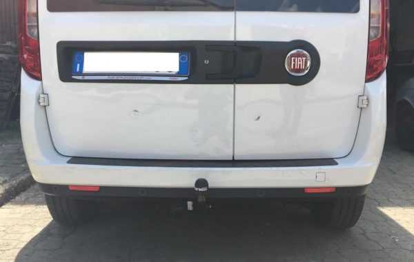 Gancio traino Fisso  Aragon montato su Fiat Doblo’
