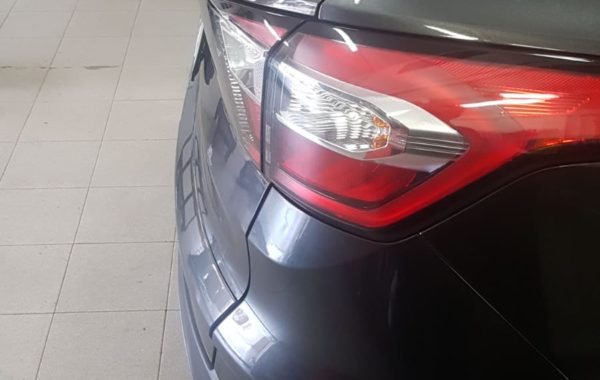 Gancio estraibile verticale BMU Brink Ellebi montato su Ford Kuga