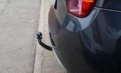 Installazione gancio estraibile orizzontale BMA  Brink Ellebi montato su DACIA DUSTER