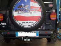 Gancio traino fisso Aragon installato su Jeep Wrangler