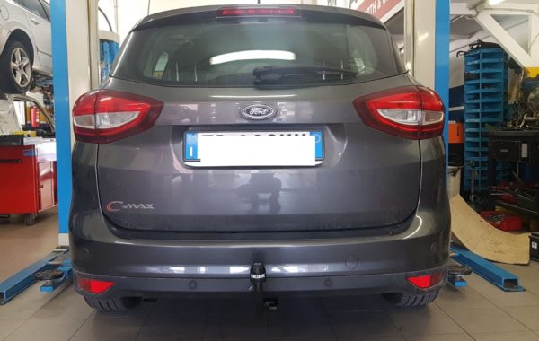 Gancio estraibile orizzontale BMA BRINK ELLEBI montato su Ford C Max