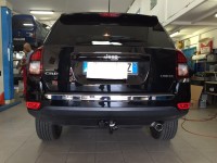 Gancio traino ELLEBI estraibile BMA montato su Jeep Compass