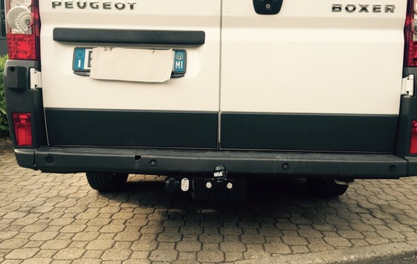 Gancio traino fisso Ellebi montato su Peugeot Boxer