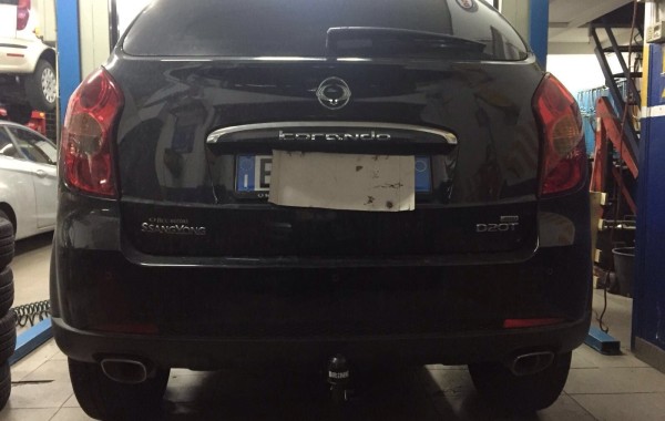 Gancio traino Ellebi estraibile montato su Ssangyong Korando