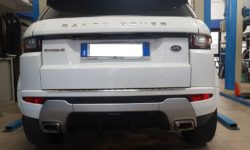 Gancio traino estraibile verticale Brink Ellebi montato su Land Rover Range Rover Evoque