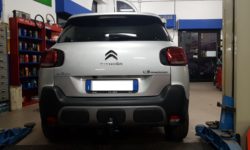 Gancio traino estraibile  Brink Ellebi montato su Citroen C3 AirCross