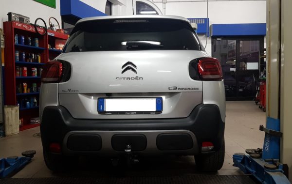 Gancio traino estraibile  Brink Ellebi montato su Citroen C3 AirCross