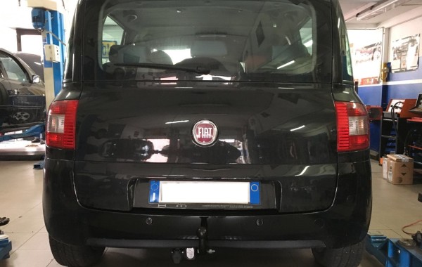 Gancio traino fisso Brink Ellebi montato su Fiat Multipla