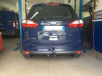 Gancio traino estraibile Brink Ellebi montato su Ford C Max