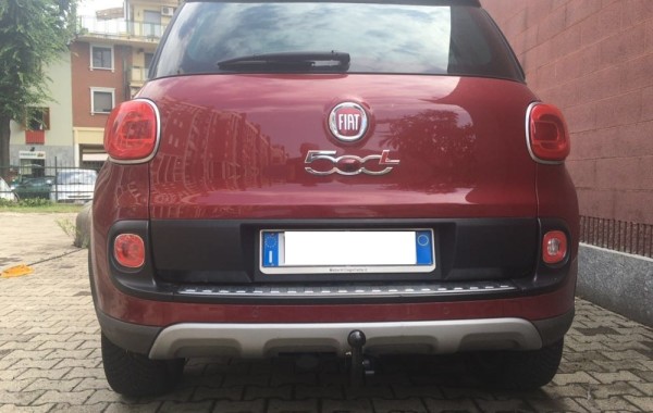 Gancio traino estraibile Brink Ellebi montato su Fiat 500 L Trekking