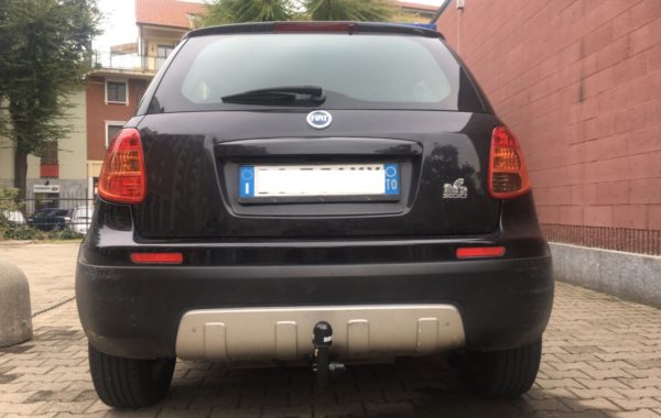 Gancio traino estraibile Brink Ellebi montato su Fiat Sedici