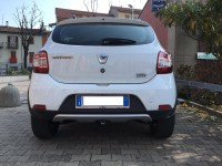 Gancio traino estraibile Ellebi montato su Dacia Sandero