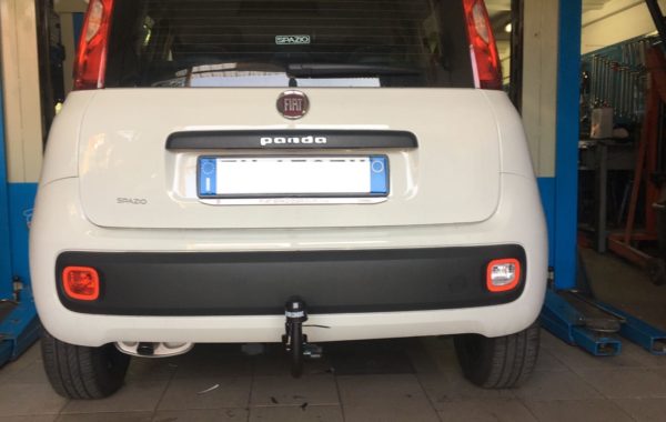 Gancio traino estraibile Brink Ellebi montato su Fiat Panda