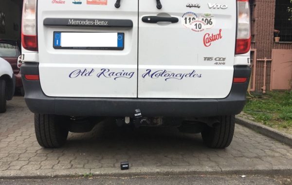 Gancio traino estraibile  Brink Ellebi montato su Mercedes Vito