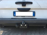 Gancio traino fisso Brink Ellebi montato su Renault Trafic