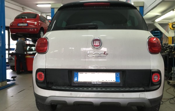 Gancio traino estraibile Ellebi montato su Fiat 500 L Trekking