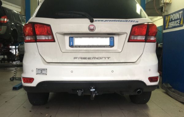 Gancio estraibile Brink Ellebi montato su Fiat Freemont