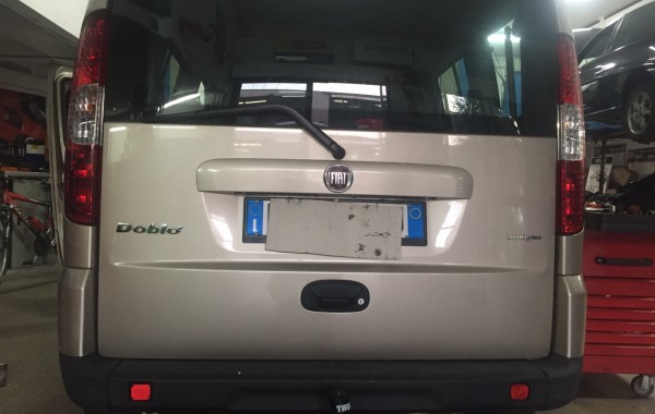 Gancio traino estraibile Ellebi montato su Fiat Doblo’
