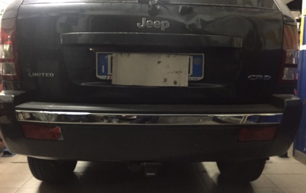 Gancio traino estraibile Ellebi montato su Jeep  GranCherokee ’07