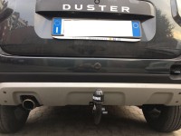 Gancio traino estraibile Ellebi montato su Dacia Duster