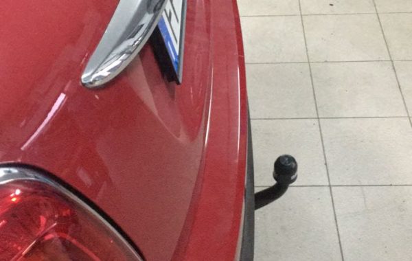 Gancio traino estraibile Brink Ellebi montato su Fiat 500 X Cross