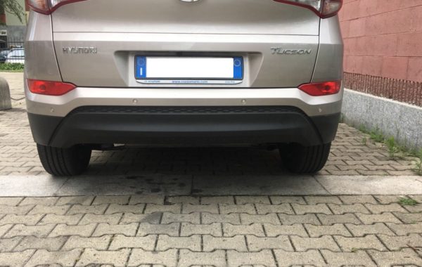 Gancio traino estraibile Brink Ellebi montato su Hunday Tucson