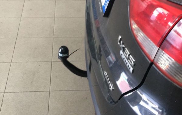 Gancio traino estraibile Brink Ellebi montato su Hunday IX 35