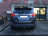 Gancio traino estraibile Ellebi montato su Toyota Rav 4