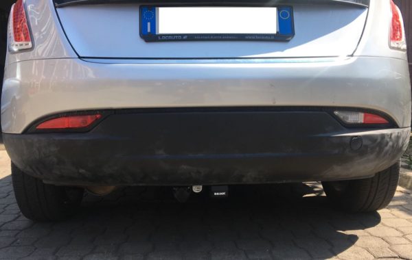 Gancio traino estraibile Brink Ellebi montato su Lancia Delta