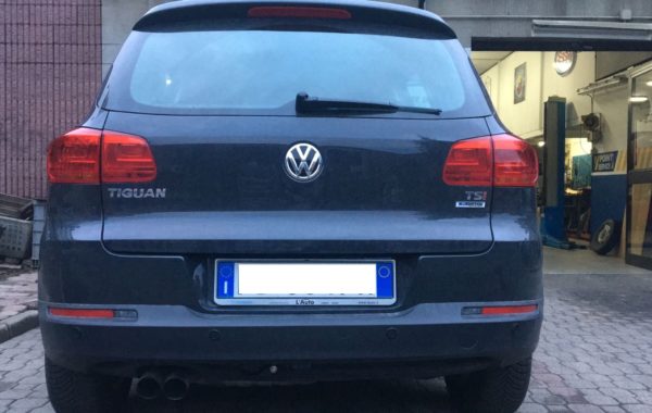 Gancio traino estraibile verticale  Brink Ellebi montato su Volkswagen Tiguan