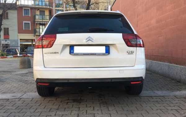 Gancio traino estraibile Brink Ellebi montato su Citroen C5