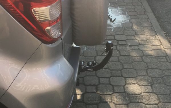 Gancio traino estraibile Brink Ellebi montato su Daihatsu Terios