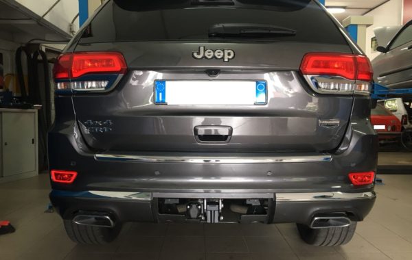 Gancio traino estraibile verticale Brink Ellebi montato su Jeep Grand Cherochee Summit