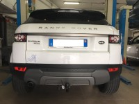 Gancio traino fisso Umbra montato su Land Rover Evoque