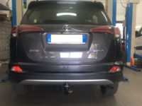 Gancio traino estraibile Westfalia installato su RAV 4